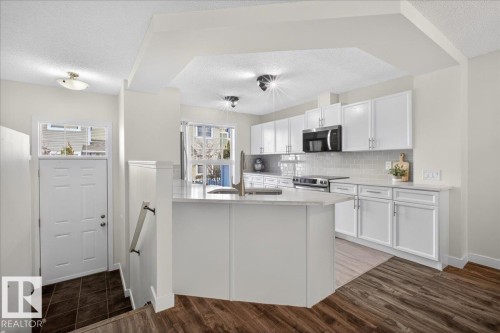 174 5604 199 Street, Edmonton, AB - Indoor Photo Showing Kitchen
