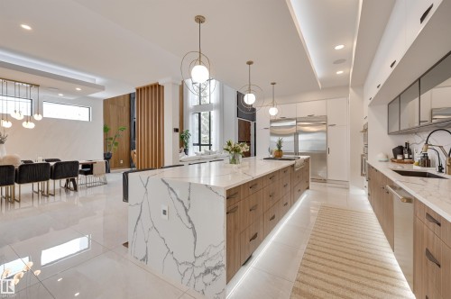 8908 140 Street, Edmonton, AB - Indoor Photo Showing Kitchen With Upgraded Kitchen