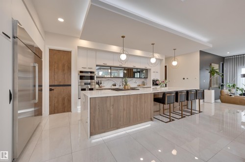 8908 140 Street, Edmonton, AB - Indoor Photo Showing Kitchen With Upgraded Kitchen