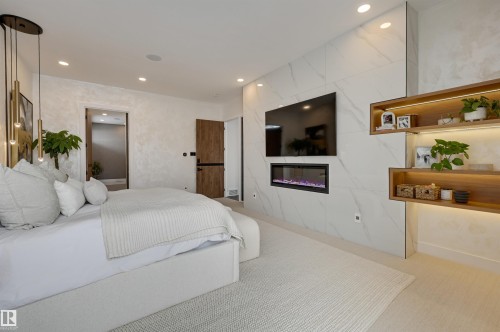 8908 140 Street, Edmonton, AB - Indoor Photo Showing Bedroom