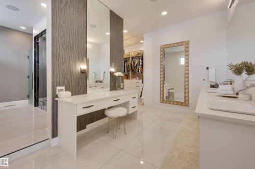 8908 140 Street, Edmonton, AB - Indoor