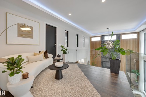 8908 140 Street, Edmonton, AB - Indoor