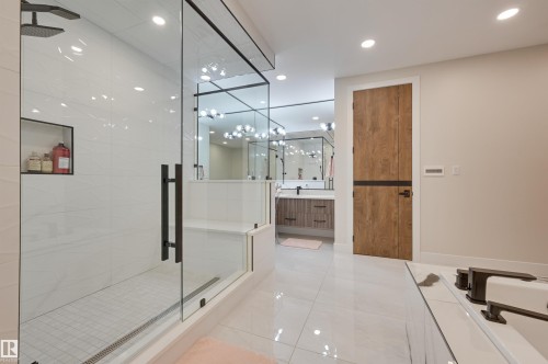 8908 140 Street, Edmonton, AB - Indoor