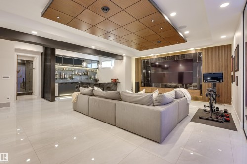 8908 140 Street, Edmonton, AB - Indoor