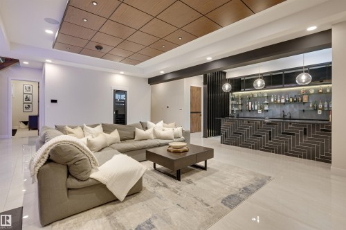 8908 140 Street, Edmonton, AB - Indoor