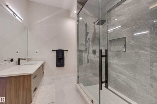 8908 140 Street, Edmonton, AB - Indoor Photo Showing Bathroom