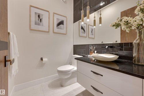 8908 140 Street, Edmonton, AB - Indoor Photo Showing Bathroom