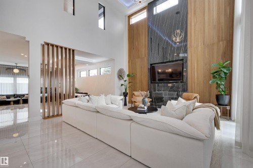 8908 140 Street, Edmonton, AB - Indoor