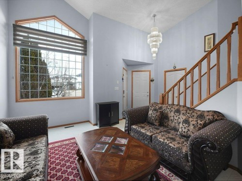 5311 156 Avenue, Edmonton, AB - Indoor Photo Showing Living Room