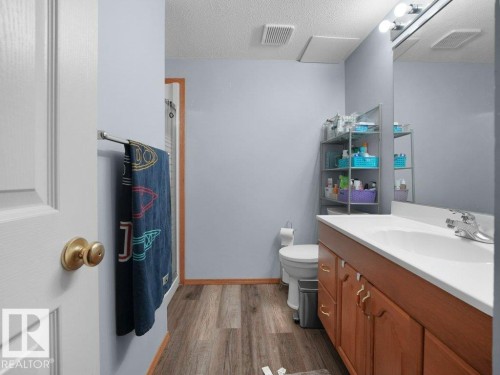 5311 156 Avenue, Edmonton, AB - Indoor Photo Showing Bathroom