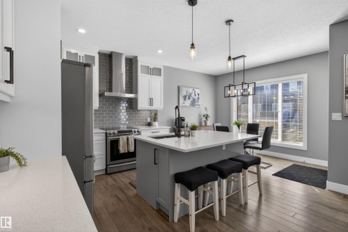457 Meadowview Drive, Fort Saskatchewan, AB - Indoor Photo Showing Kitchen With Upgraded Kitchen