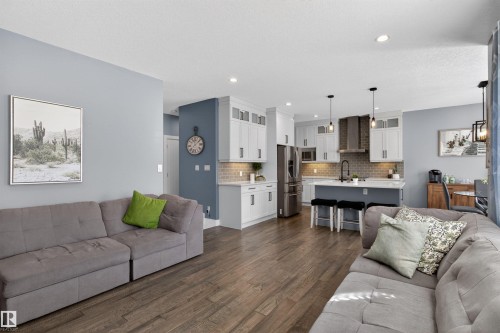 457 Meadowview Drive, Fort Saskatchewan, AB - Indoor Photo Showing Living Room