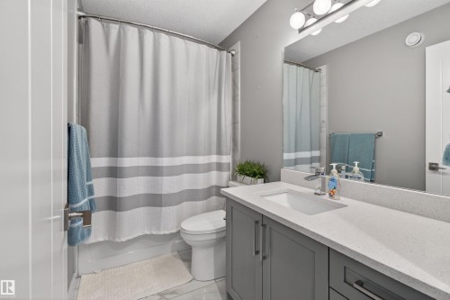457 Meadowview Drive, Fort Saskatchewan, AB - Indoor Photo Showing Bathroom