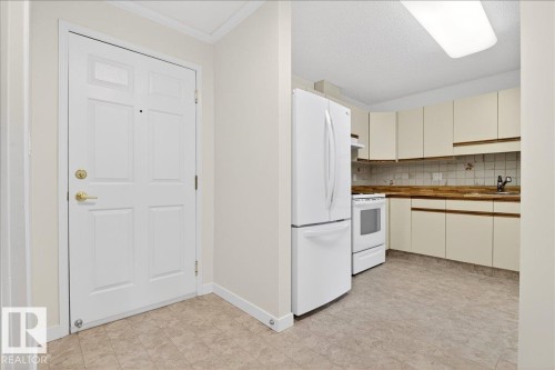 302 9760 176 Street, Edmonton, AB - Indoor Photo Showing Kitchen