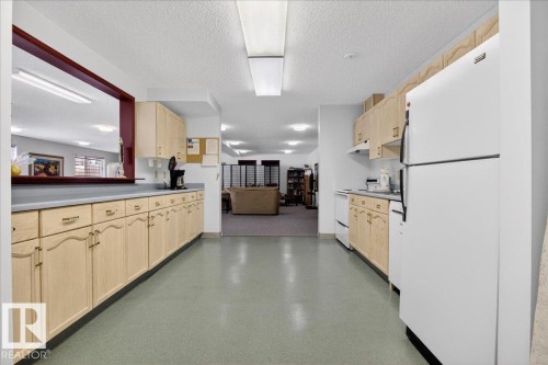 302 9760 176 Street, Edmonton, AB - Indoor Photo Showing Kitchen