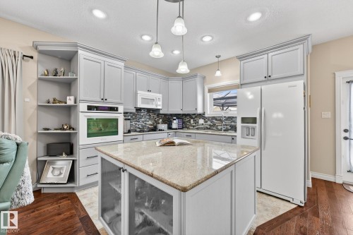 120 Keyport Circle, Leduc, AB - Indoor Photo Showing Kitchen With Upgraded Kitchen