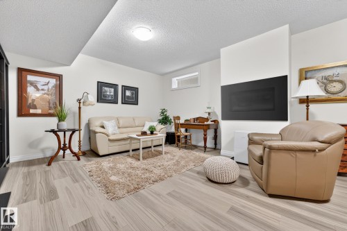 120 Keyport Circle, Leduc, AB - Indoor Photo Showing Living Room
