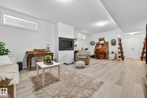 120 Keyport Circle, Leduc, AB - Indoor Photo Showing Living Room