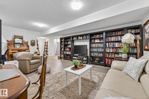 120 Keyport Circle, Leduc, AB - Indoor Photo Showing Living Room