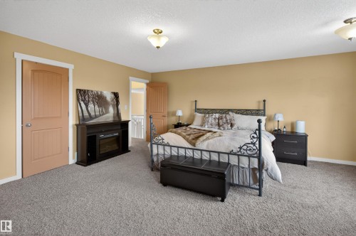 1 Chatwin Road, Sherwood Park, AB - Indoor Photo Showing Bedroom
