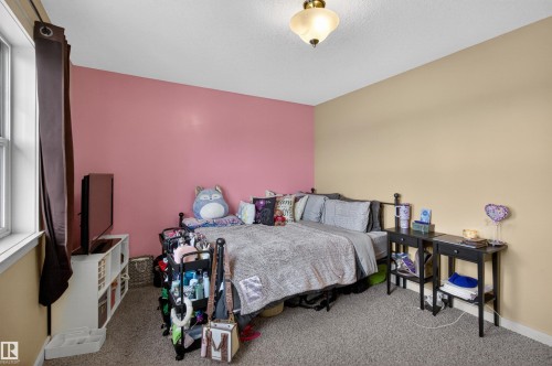 1 Chatwin Road, Sherwood Park, AB - Indoor Photo Showing Bedroom