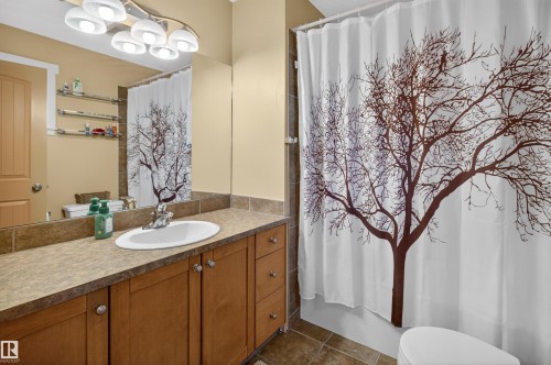 1 Chatwin Road, Sherwood Park, AB - Indoor Photo Showing Bathroom
