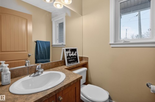 1 Chatwin Road, Sherwood Park, AB - Indoor Photo Showing Bathroom