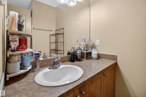 1 Chatwin Road, Sherwood Park, AB - Indoor Photo Showing Bathroom