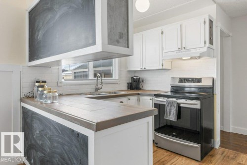 8 Princess Drive, Lamont, AB - Indoor Photo Showing Kitchen With Double Sink