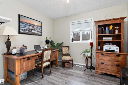 528 Carse Lane, Edmonton, AB - Indoor Photo Showing Office