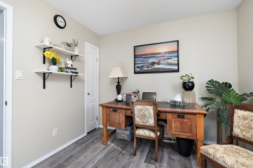528 Carse Lane, Edmonton, AB - Indoor Photo Showing Office