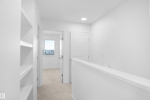 533 Aster Drive, Edmonton, AB - Indoor Photo Showing Other Room