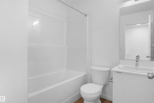 533 Aster Drive, Edmonton, AB - Indoor Photo Showing Bathroom