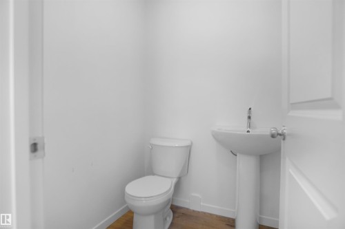 423 Aster Drive, Edmonton, AB - Indoor Photo Showing Bathroom
