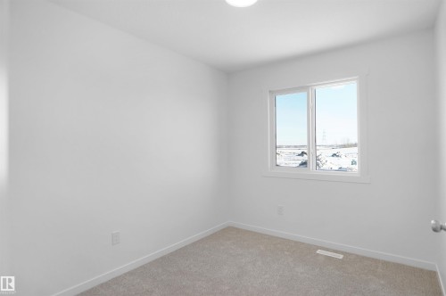 423 Aster Drive, Edmonton, AB - Indoor Photo Showing Other Room