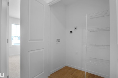 423 Aster Drive, Edmonton, AB - Indoor Photo Showing Other Room