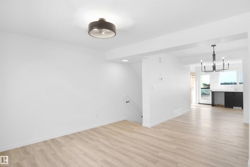 18720 18 Avenue, Edmonton, AB - Indoor