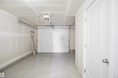 18720 18 Avenue, Edmonton, AB - Indoor Photo Showing Garage