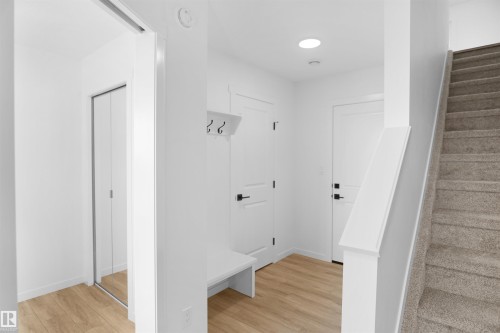 18720 18 Avenue, Edmonton, AB - Indoor Photo Showing Other Room