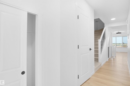 32 1430 Aster Way, Edmonton, AB - Indoor Photo Showing Other Room