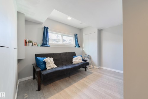 2 320 Secord Boulevard, Edmonton, AB 