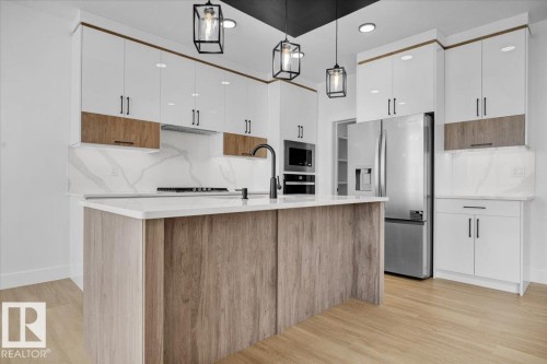 12 Edgefield Way, St. Albert, AB - Indoor Photo Showing Kitchen With Upgraded Kitchen