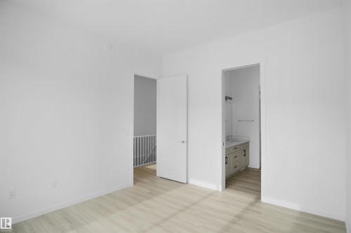 7519 Observer Lane, Edmonton, AB - Indoor Photo Showing Other Room