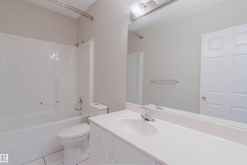 1641 Forbes Way, Edmonton, AB - Indoor Photo Showing Bathroom