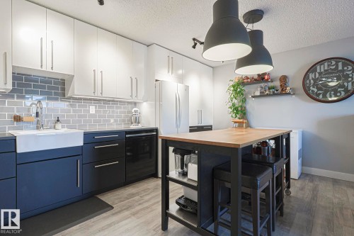 805 10175 109 Street, Edmonton, AB - Indoor Photo Showing Kitchen With Upgraded Kitchen