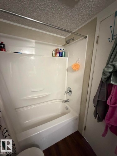 201 57 Brown Street, Stony Plain, AB - Indoor Photo Showing Bathroom