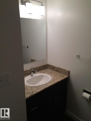 201 57 Brown Street, Stony Plain, AB - Indoor Photo Showing Bathroom