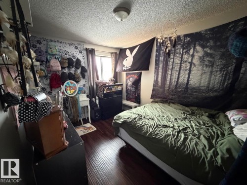 201 57 Brown Street, Stony Plain, AB - Indoor Photo Showing Bedroom