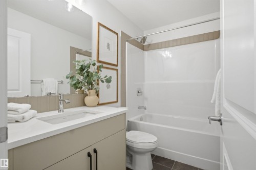 3707 Erlanger Drive, Edmonton, AB - Indoor Photo Showing Bathroom
