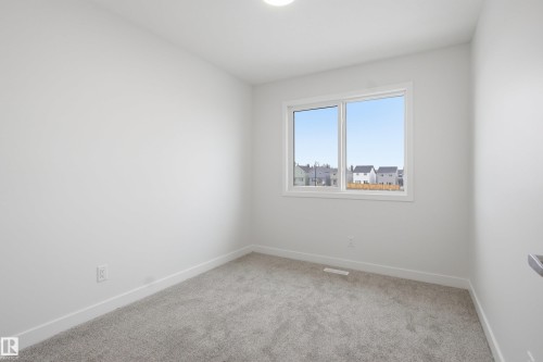 3707 Erlanger Drive, Edmonton, AB - Indoor Photo Showing Other Room